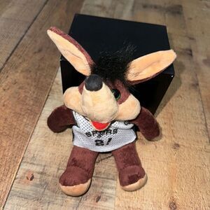 NBA San Antonio Spurs Coyote 2! Mascot Stuffed Animal‎ w/Jersey Curto Toy